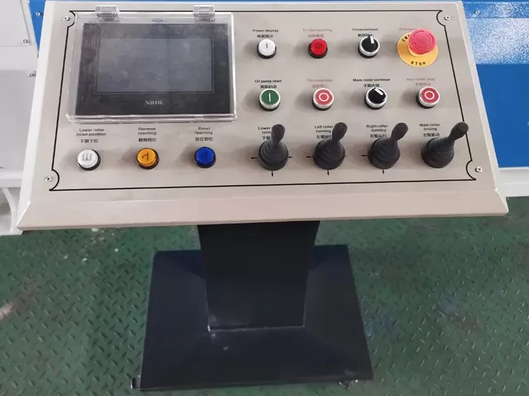 Четырехвалковый гидравлический вальцовочный станок STALEX W12-16x2500