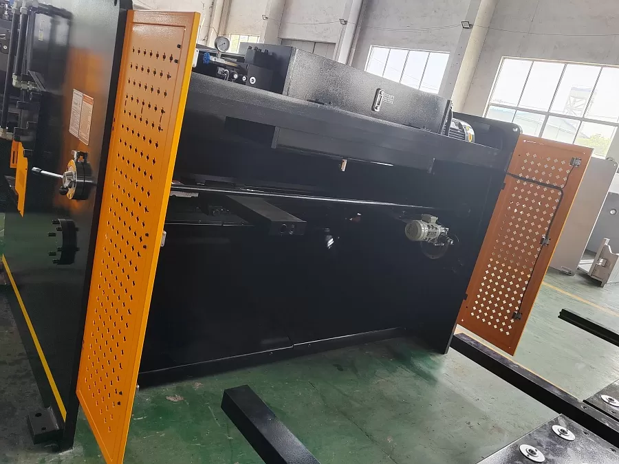 Гильотина гидравлическая Stalex HSB 2500x12